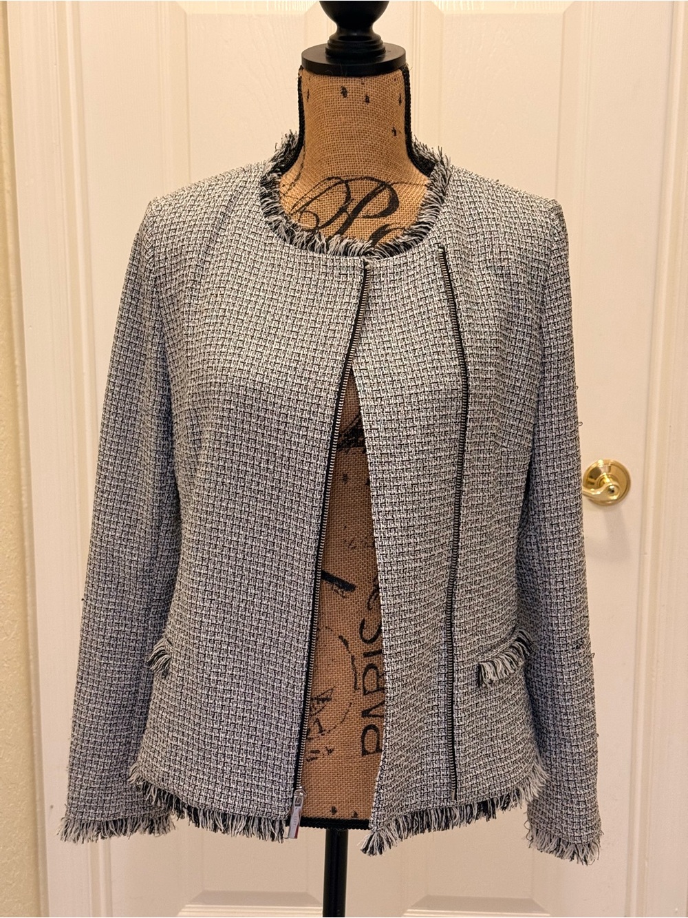 DKNY Women Size 6 Tweed Jacket Black White Metallic Fringe Zip Front Blazer